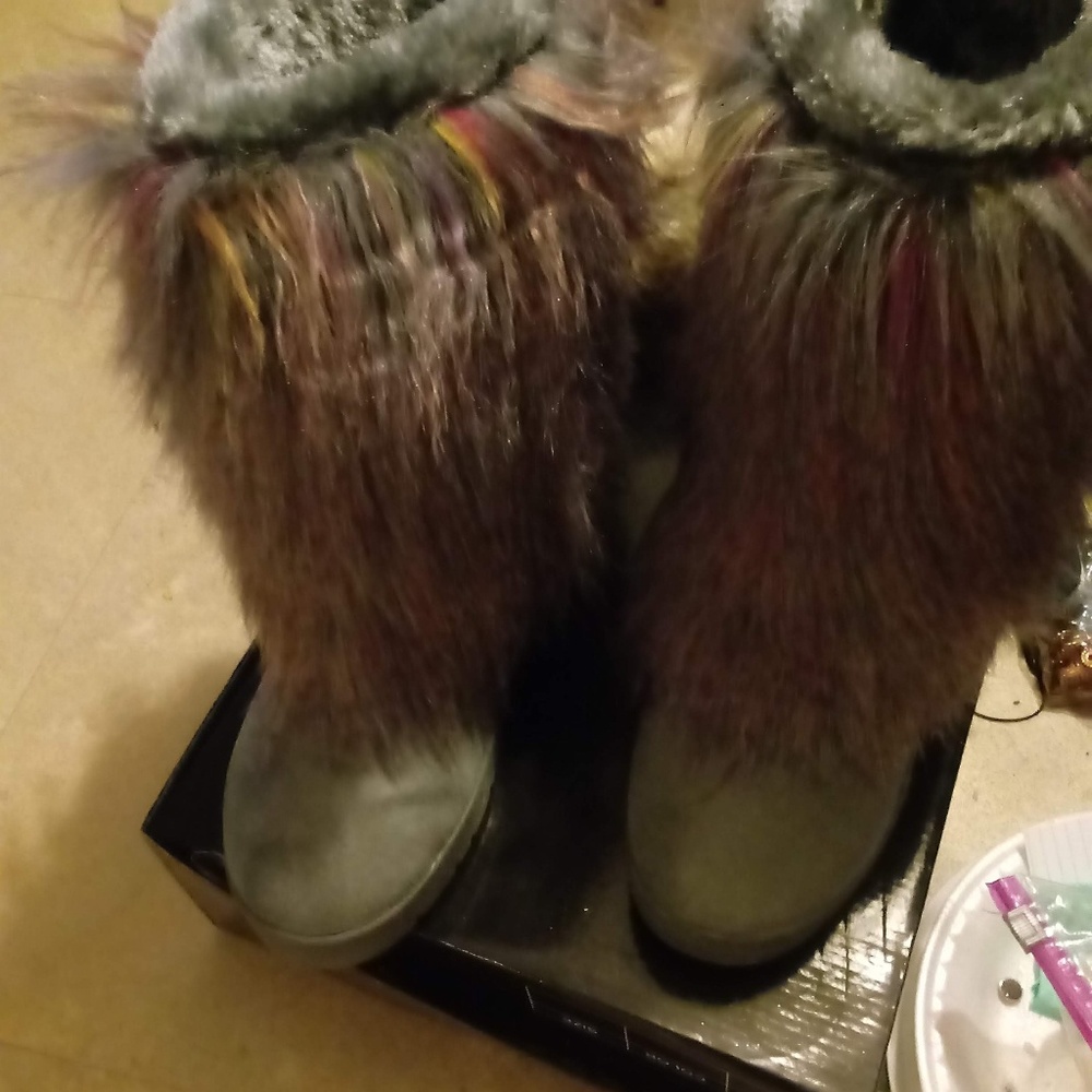 Stylish  fur boots